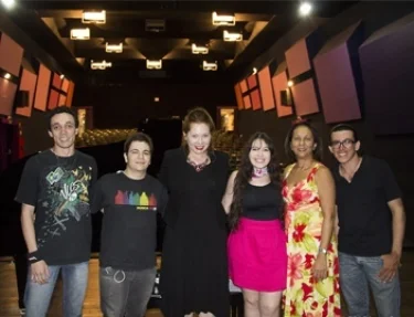 USC Cultural recebeu a pianista Karin Fernandes
