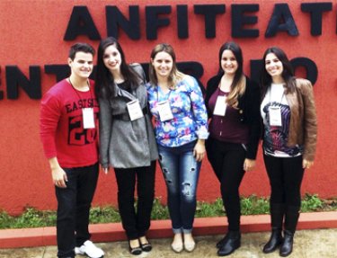 Estudantes do curso de Fisioterapia da USC participaram de Simp�sio da �rea