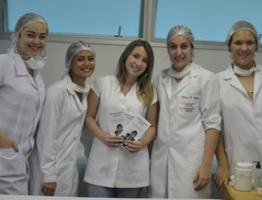 Estudantes de Esttica e Cosmtica realizam projeto social na Clnica de Fisioterapia da USC