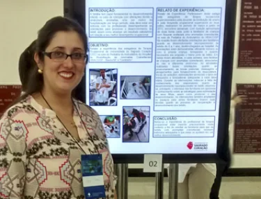 Professora de Terapia Ocupacional da USC participou de simpsio sobre fissuras labiopalatais e anomalias relacionadas na FOB