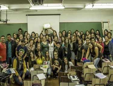 Calouros de Pedagogia fazem uma Cpsula do Tempo
