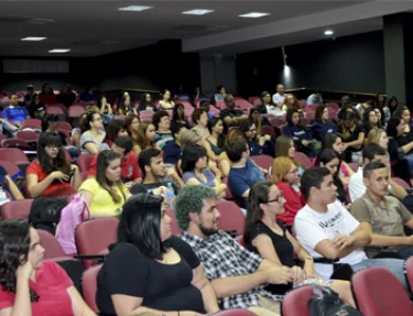 Cursos de Letras – Tradutor e Portugus e Ingls promoveram atividade de integrao entre calouros e veteranos