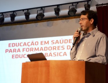 USC realizou palestra sobre a sa�de bucal e sua rela��o com doen�as card�acas