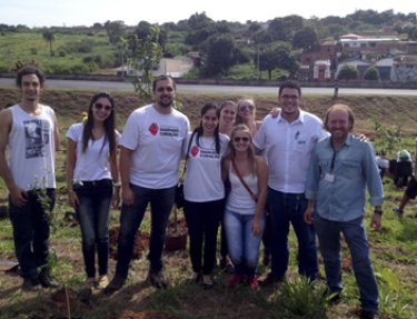 Estudantes das Engenharias Agronômica e Ambiental e Sanitária participaram das comemorações do Dia da Água em Bauru