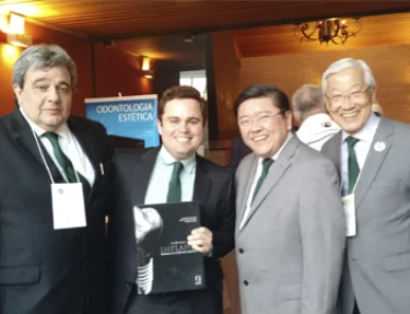 Professor da USC  coautor de livro
