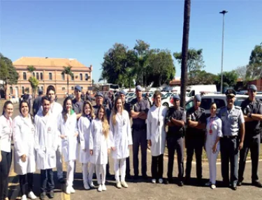 Estudantes da USC participam da comemorao dos 25 anos da Fora Ttica de Bauru