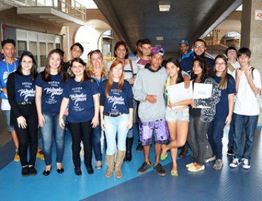 Adolescentes do projeto &ldquo;Primeiros Passos&rdquo; visitaram a USC