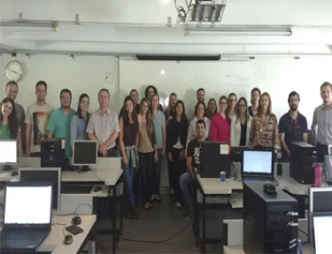 Minicurso “Introduo  Plataforma R” foi realizado na USC