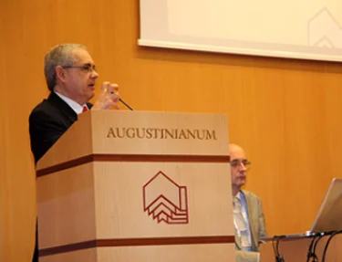 Professor da USC proferiu palestra em Roma