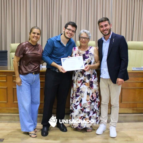 Formando do UNISAGRADO recebe Mo��o de Aplausos da C�mara de Agudos