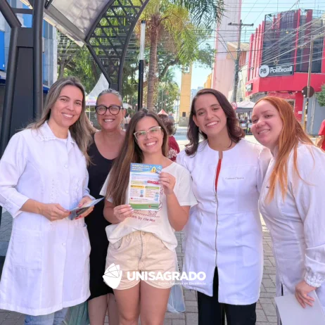 1� A��o Social na Pra�a da Batista e no Cal�ad�o - Biomedicina e Farm�cia | 25/04