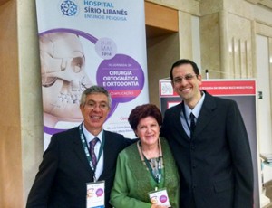 Na foto, os Professores Luiz Carlos Manganello e Maria Eduina Lucca (coordenadores do evento) e Mauricio A. Cardoso (USC-Bauru).